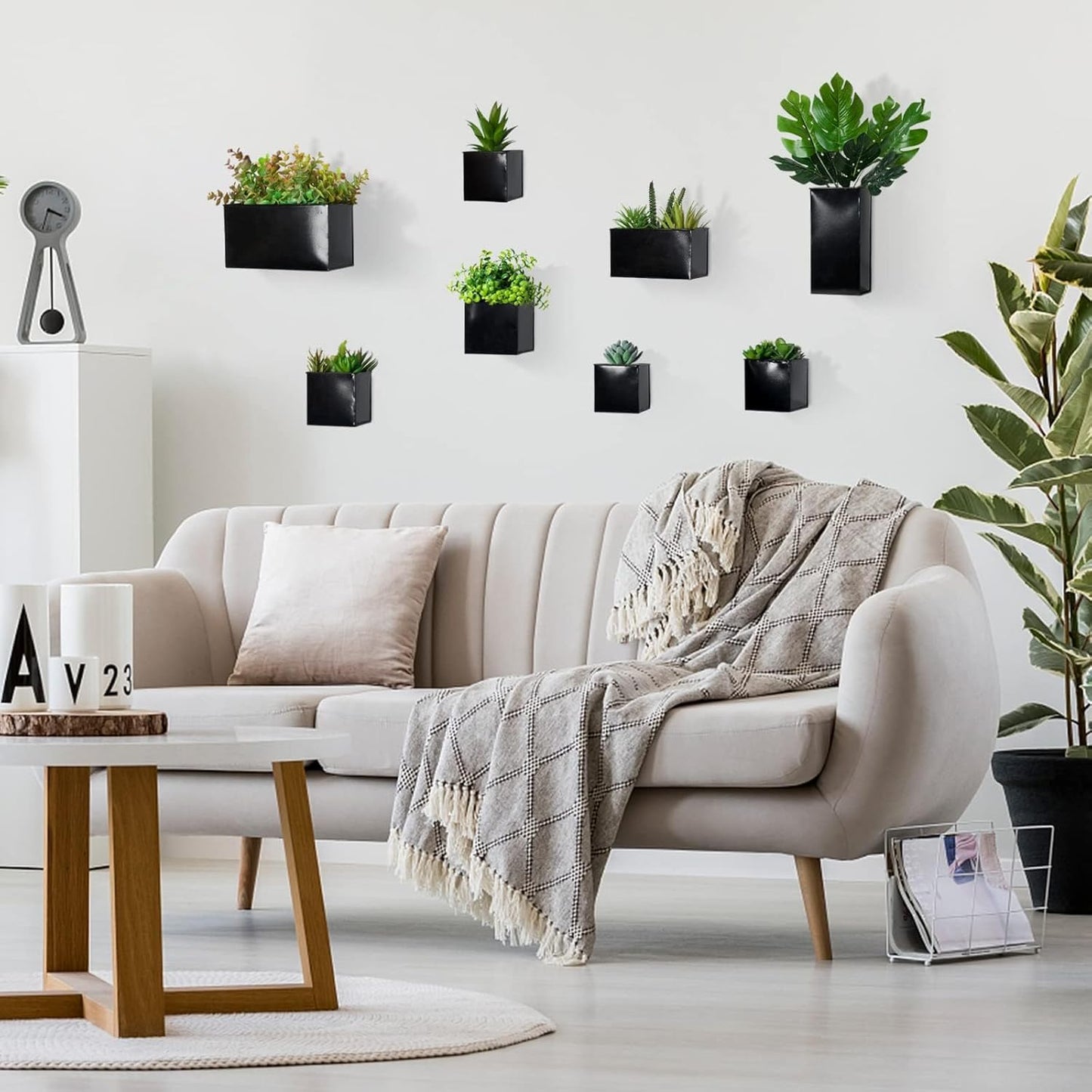 Set of 8 Metal Hanging Planters for Wall Decoration - Wall Vases for Flowers and Plants, Ideal for Garden Decor