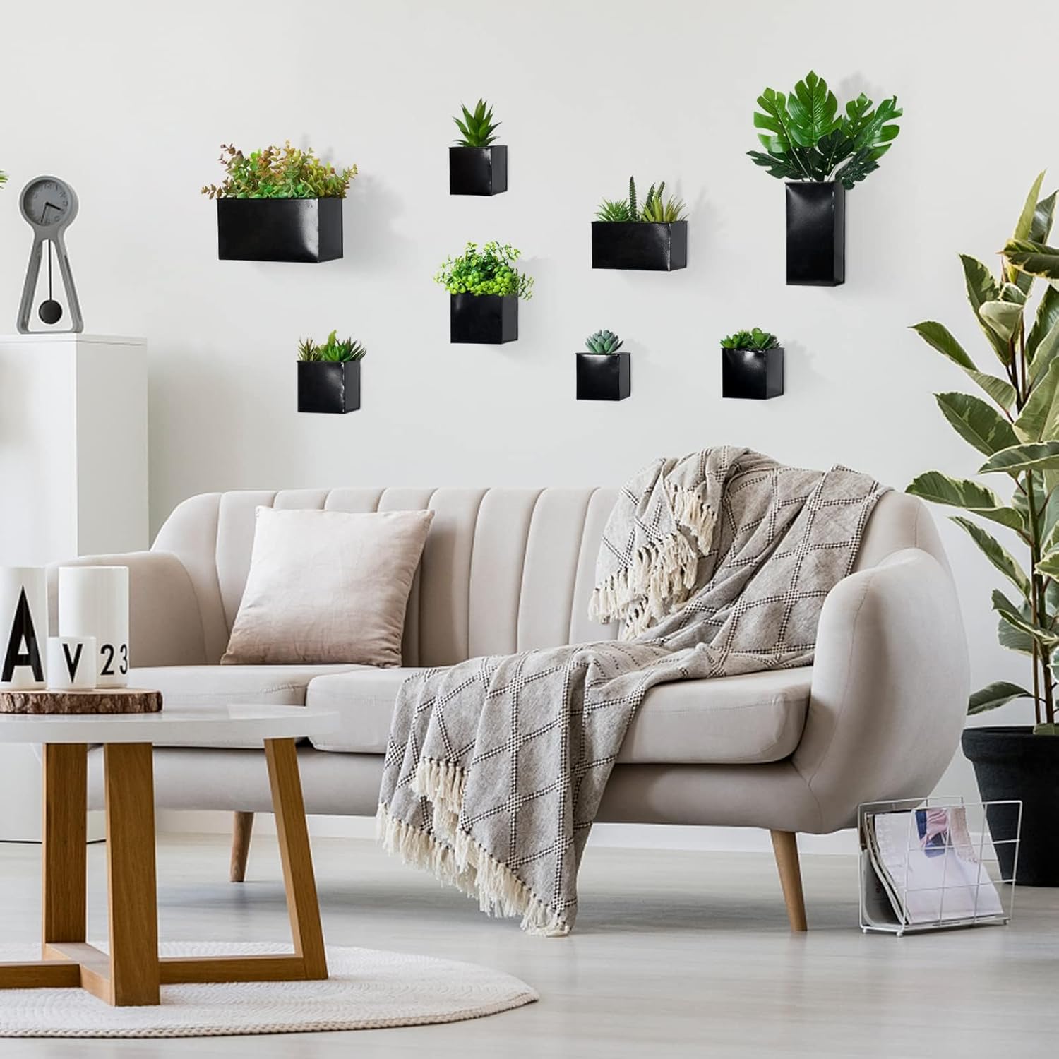 Set of 8 Metal Hanging Planters for Wall Decoration - Wall Vases for Flowers and Plants, Ideal for Garden Decor