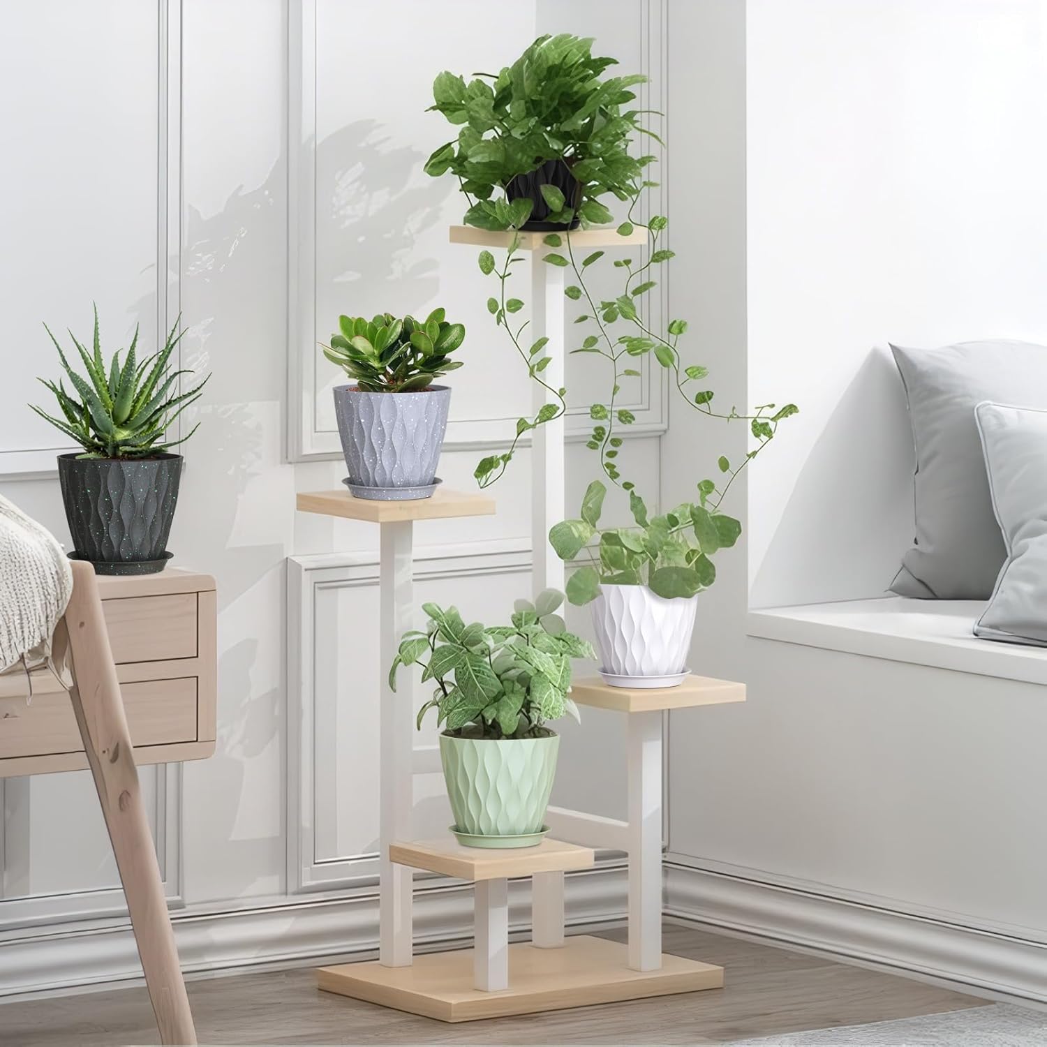 6-Piece Set of 10cm Planters with Saucer - Plastic Pots with Drainage Holes for Herbs and Succulents, Suitable for Indoor and Outdoor Use, Ideal for Balconies and Gardens, White
